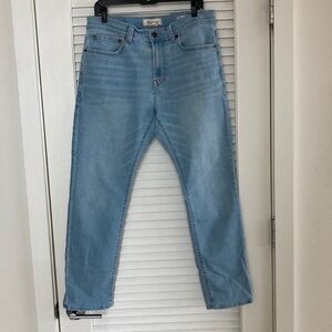 Madewell Men's Athletic Slim Jeans in Blue. Size 33 X 30.